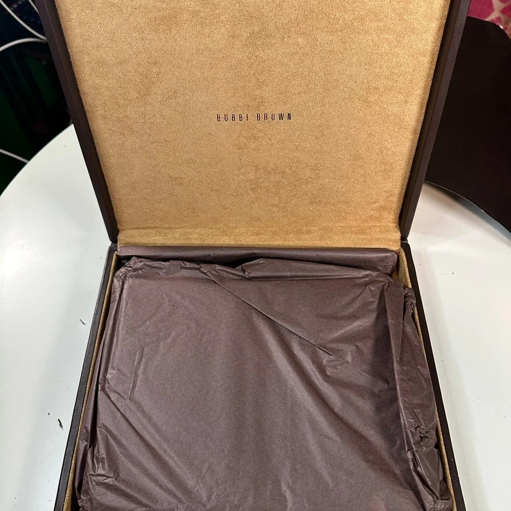 Bobbi Brown Luxe Brush Collection – Limited Edition – 24K Gold Accents